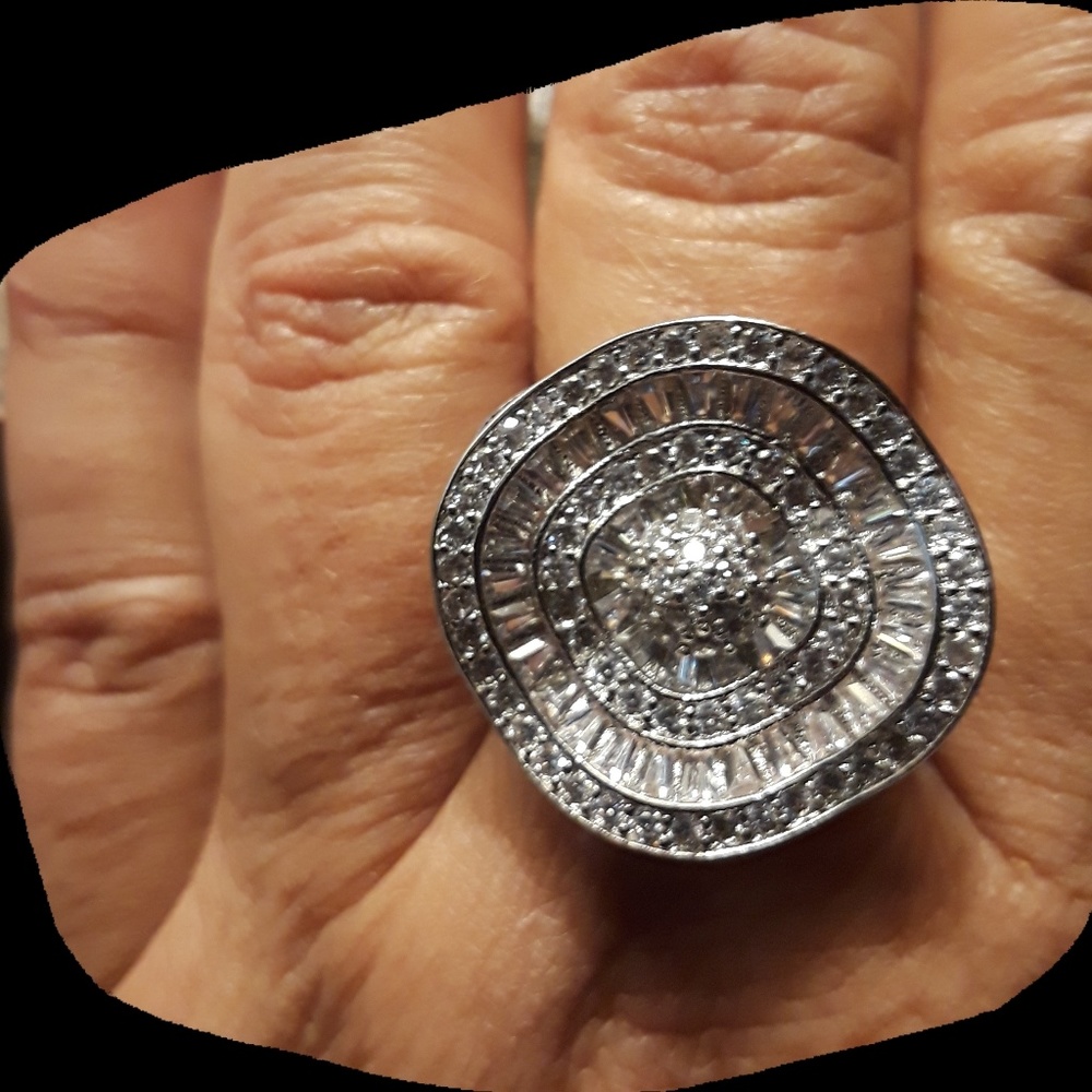 New Women's Silver Plated Ring